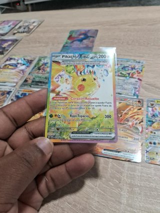Carta Pokémon Pikachu EX (Réplica)