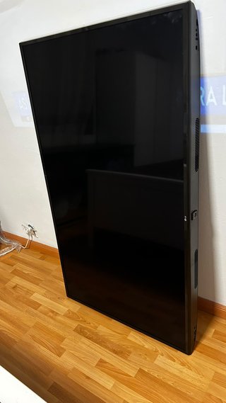 Mesa de estudio negra y television  lg de 60 pulga