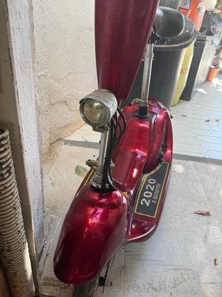 Scooter Eléctrica Roja