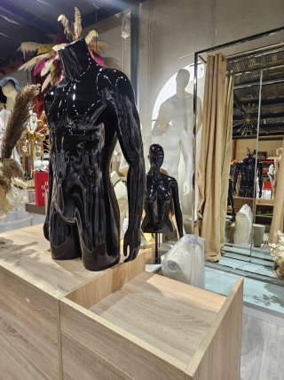 Maniquí de Hombre Negro