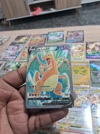 Carta Pokémon Charizard V (Réplica)