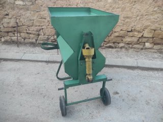 Peladora de almendras y pistachos.