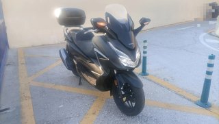 Honda Forza 350 Maxi Scooter Negra/Gris