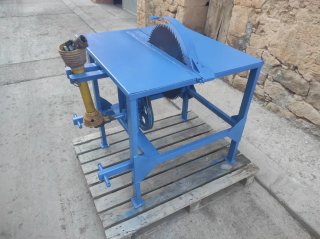 Sierra de mesa para cortar leña