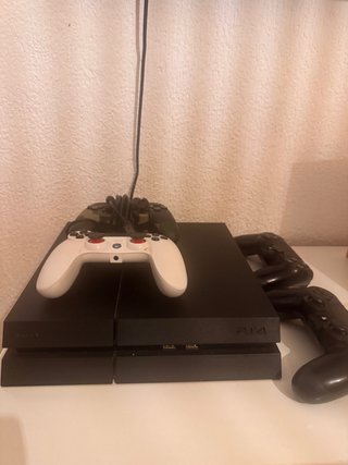 PS4 (PlayStation 4) 1TB + 5 Mandos + juegos