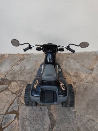 Moto infantil negra y gris
