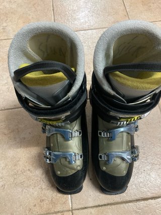 Esquís Dynastar Contact 09 y Botas Salomon