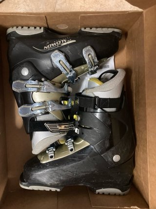 Esquís Dynastar Contact 09 y Botas Salomon