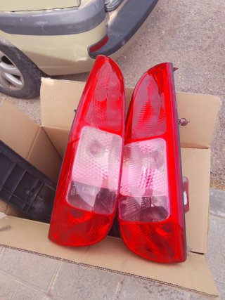2 Pilotos Traseros Peugeot 807