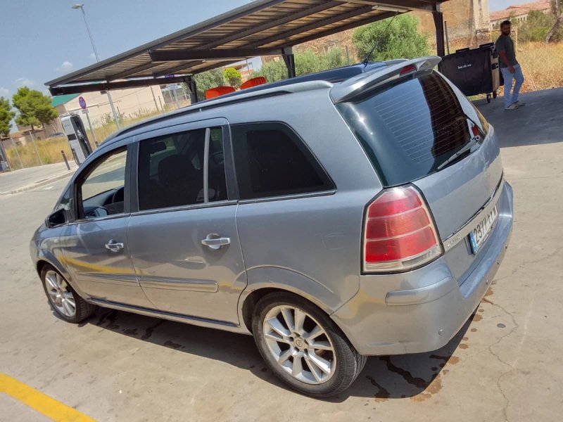 Opel Zafira 1.9 CDTi Cosmo Aut. 2006, foto 3