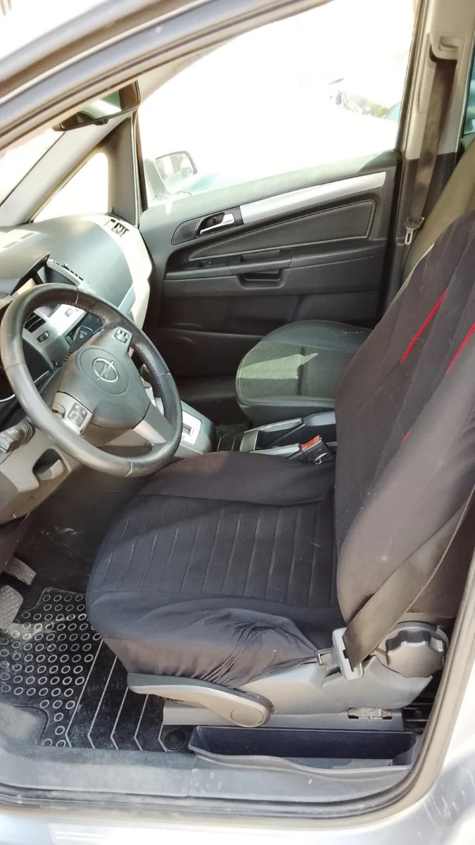 Opel Zafira 1.9 CDTi Cosmo Aut. 2006, foto 8