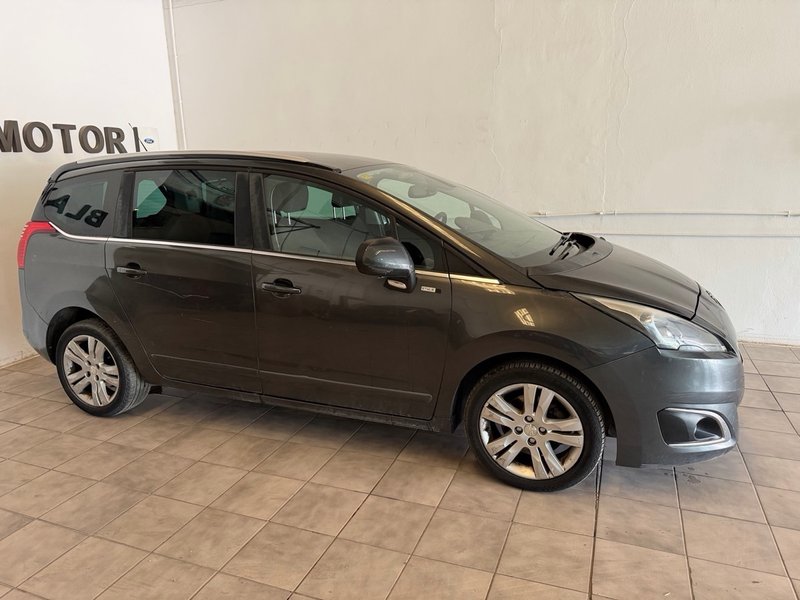 Peugeot 5008 2015, foto 4