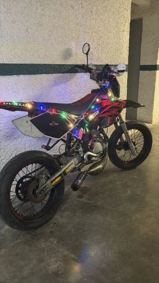 Supermotard y mas cosas abajo en la descripción