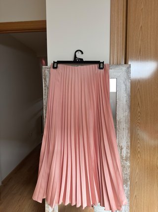 Falda Zara plisada rosa