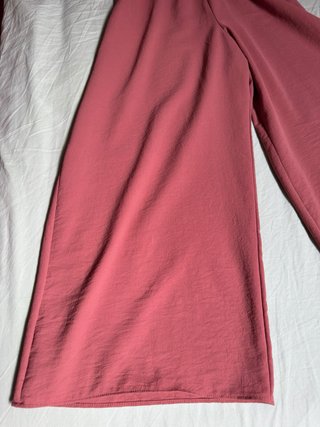 Mono Zara rosa con cinturón