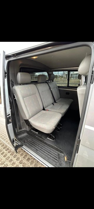 Volkswagen Transporter T5 Plateada
