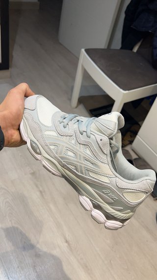 Asics NYC Gel Gris Blanco