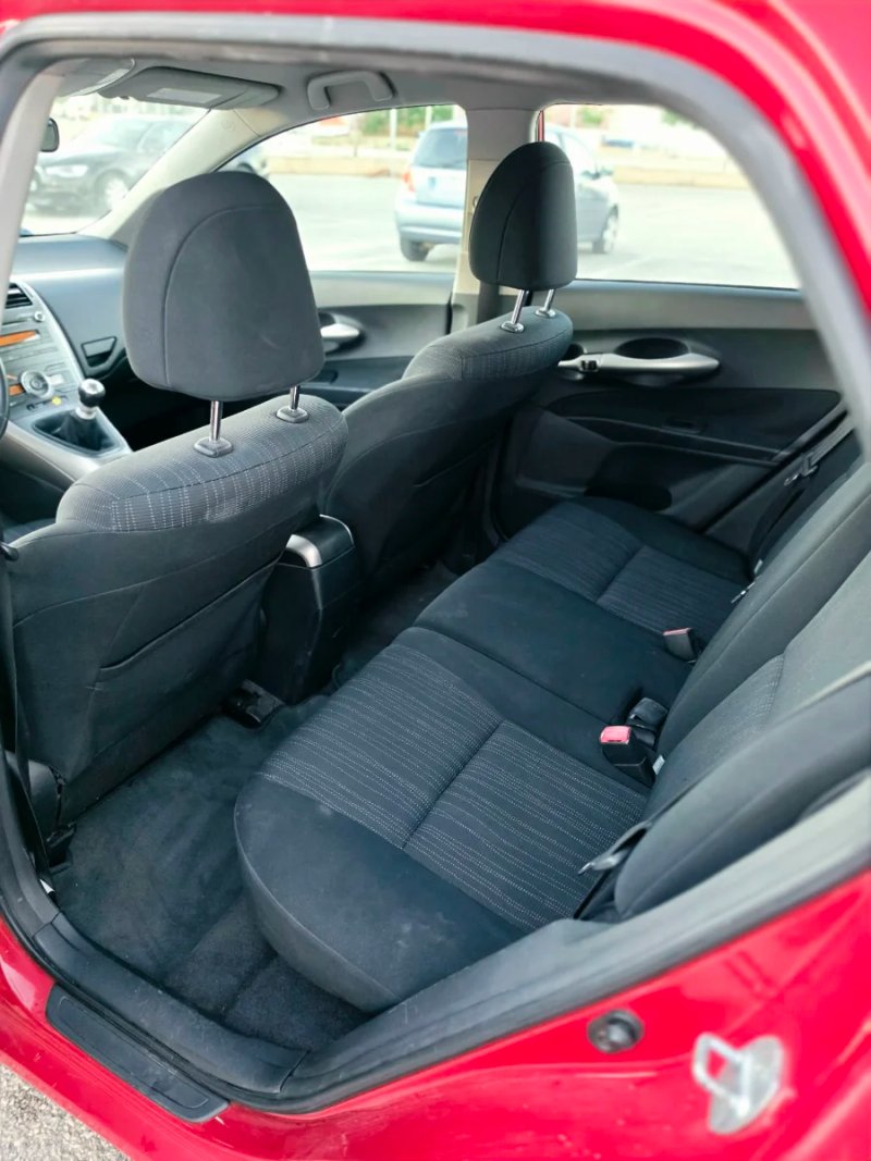 Toyota Auris 2009, foto 10