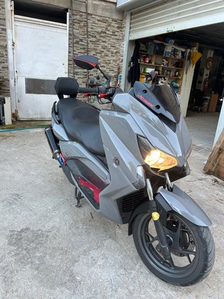 Yamaha XMAX 250 Gris Nardo