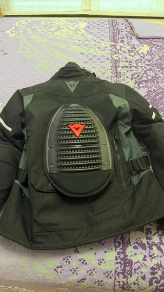 Chaqueta Moto Dainese con espaldera