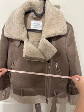 Chaqueta estilo aviadora, color moka.