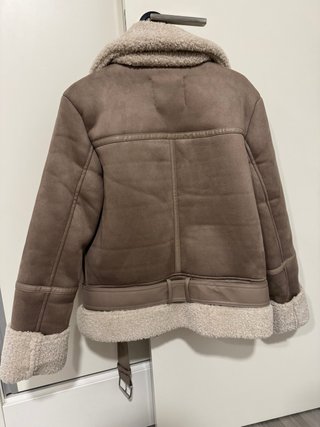 Chaqueta estilo aviadora, color moka.
