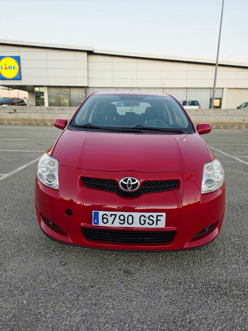 Toyota Auris 2009, foto 1