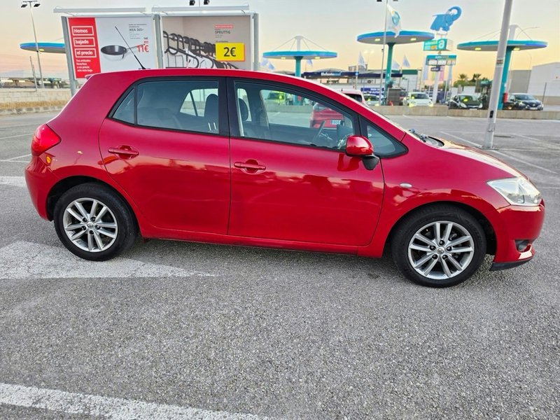 Toyota Auris 2009, foto 3