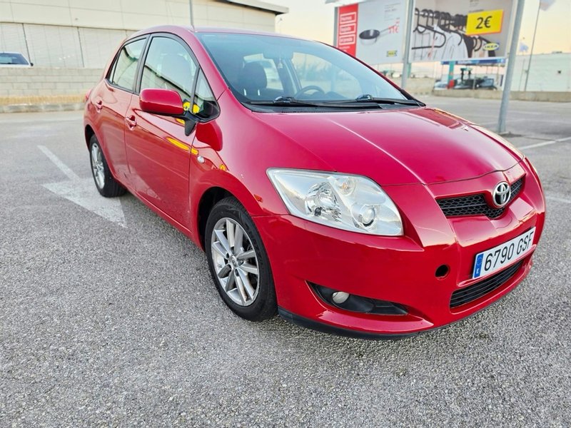 Toyota Auris 2009, foto 2