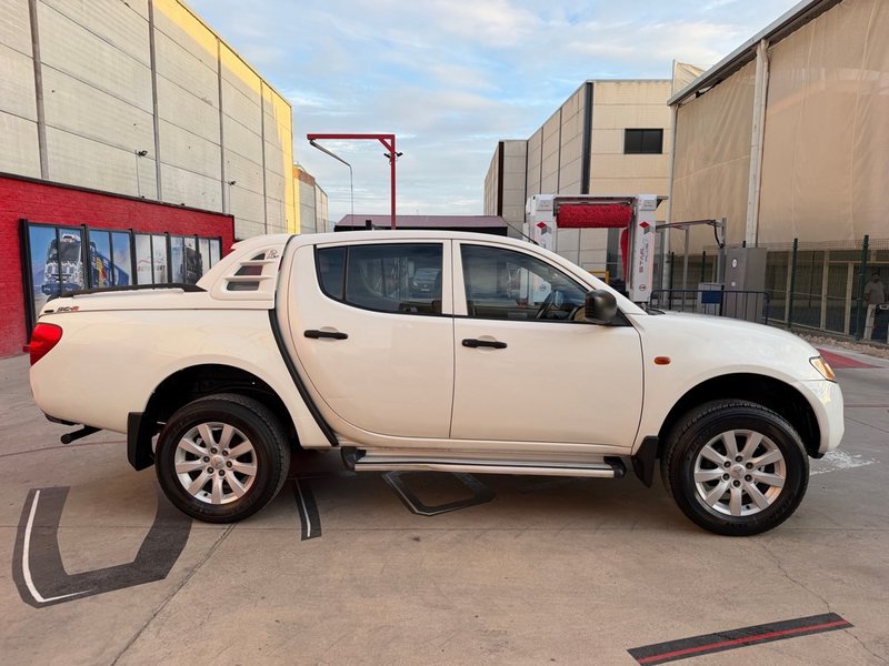 Mitsubishi L200 2009, foto 6