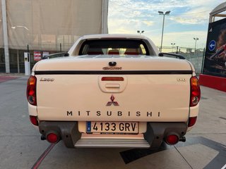 Mitsubishi L 200 2009