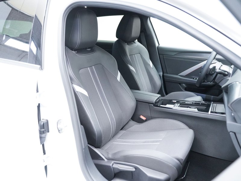 Opel Astra 2025, foto 16