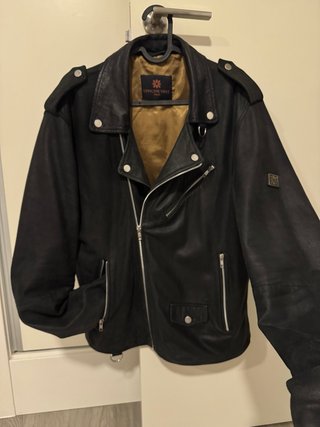 Chaqueta estilo biker de piel natural, negro