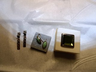 Conjunto de Pendientes y Anillo