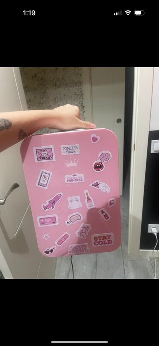 Nevera maquillaje rosa