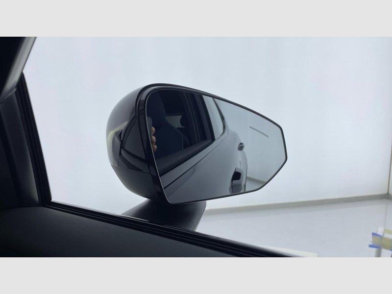 Volvo EX30 Core Single Motor Extended Range 2024, foto 18