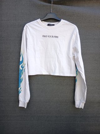 Camiseta Bershka Crop Find Your Fire