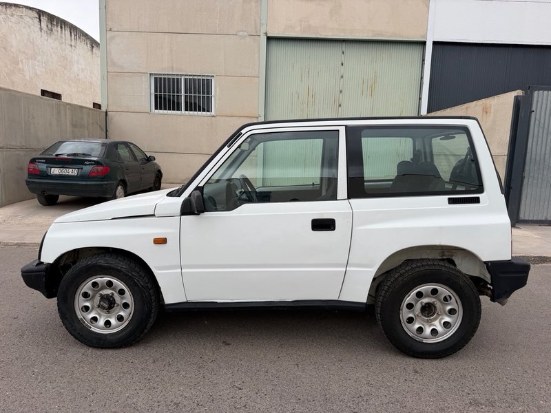 Suzuki Vitara 2.0 HDI Lujo T. Metalico 3p 2005, foto 2