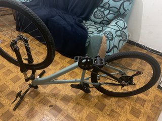 Bicicleta Montaña Gris Los cambios estan rotos se
