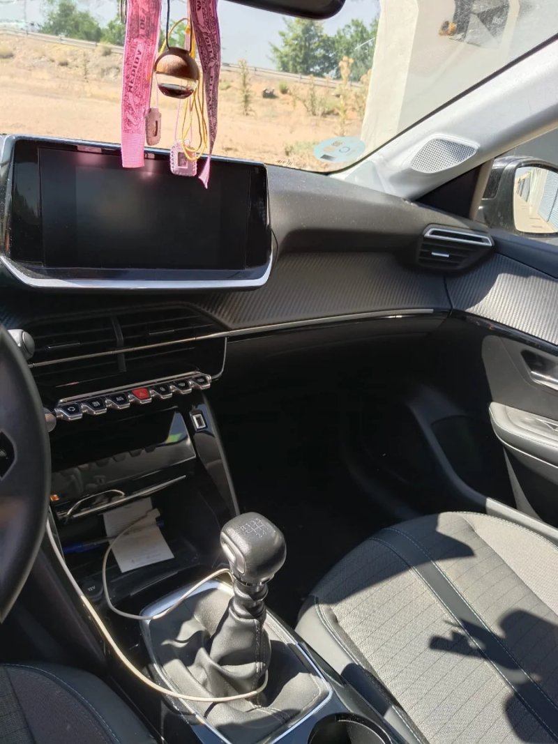Peugeot 208 2022, foto 6