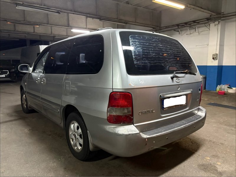 Kia Carnival 2.9 CRDI LX 2005, foto 3