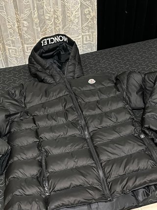 Chaquetón Moncler Negro