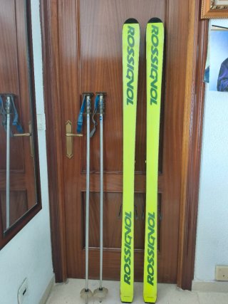 Esquís Rossignol Comp J 160cm con Bastones