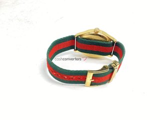 reloj alta gama señora gucci g-timeless bee
