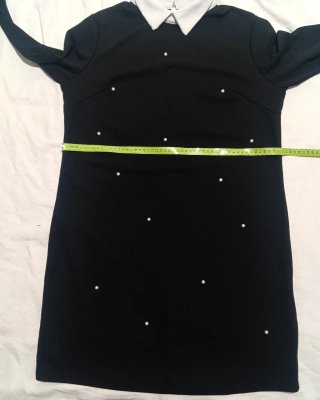 Vestido negro cuello blanco perlas talla 44