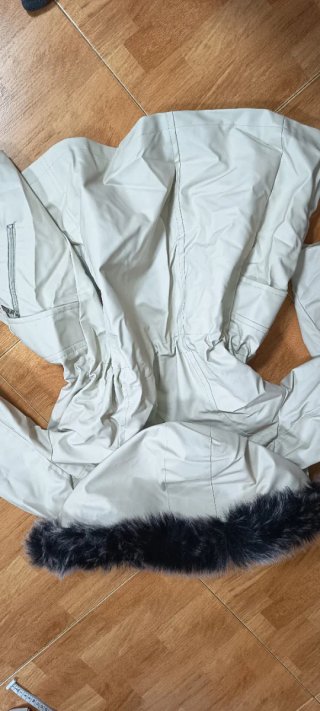 Parka Beige con Forro Polar y Pelo