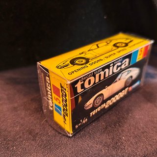 Tomica Toyota 2000GT #5 com caixa