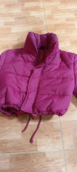 Chaqueta plumas cropped fucsia/ magenta corta