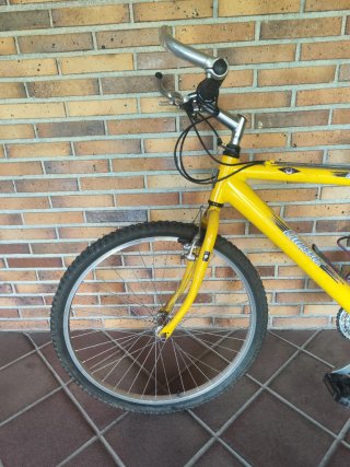 Bicicleta de Montaña Amarilla