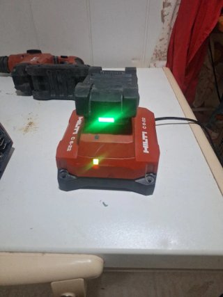 Taladro Hilti TE 2-22 y cargador